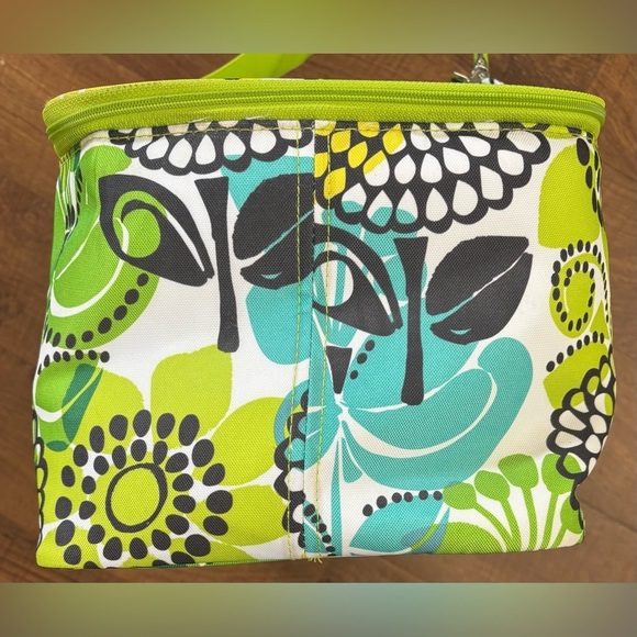 Vera bradley retired limes up picnic basket & blanket set - Picture 5 of 16